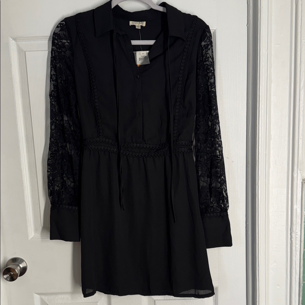 Maison Jules Elegant Black Dress with Lace Sleeves